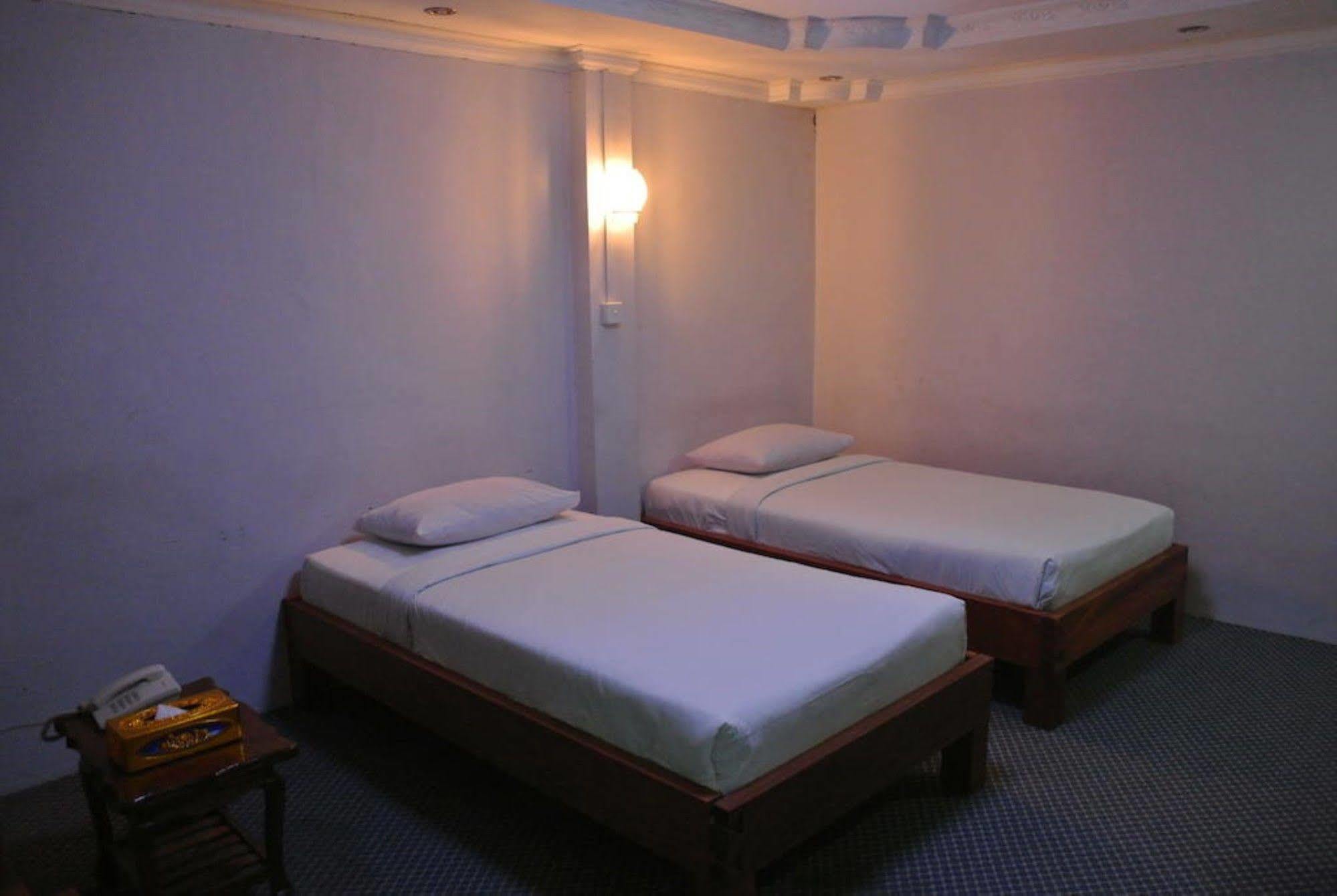 Yaewaddy Motel Gyogon Esterno foto